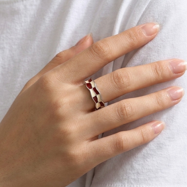 Checks Ring