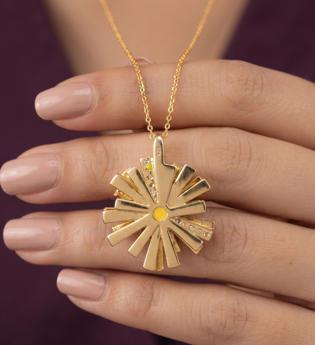 Rotating Burst Necklace